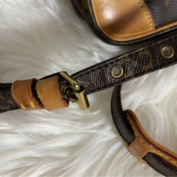 LV Amazon cross body - Picture 5 of 6